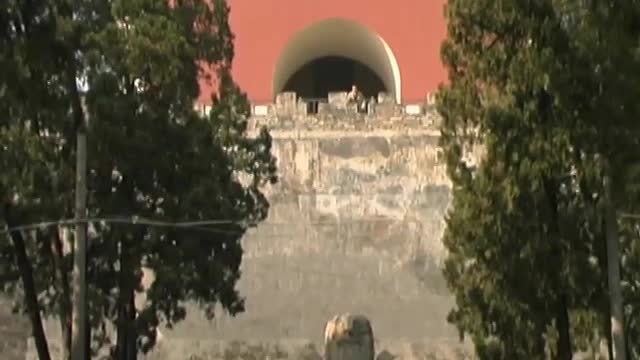 GLOBAL TREASURES: China (The Ming Necropolis)