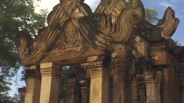 GLOBAL TREASURES: Cambodia (Banteay Srei)