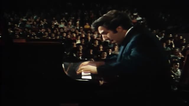 ASHKENAZY, Vladimir: Vital Juices are Russian (The)