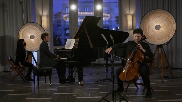 Cello and Piano Recital: Schwabe, Gabriel / Rimmer, Nicholas - CHOPIN, F. / SCHUBERT, F. / SAINT-SAENS, C. (Home Music Berlin Concert 8)